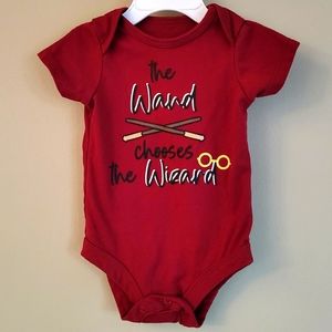 Harry Potter burgundy short sleeved onesie/bodysuit